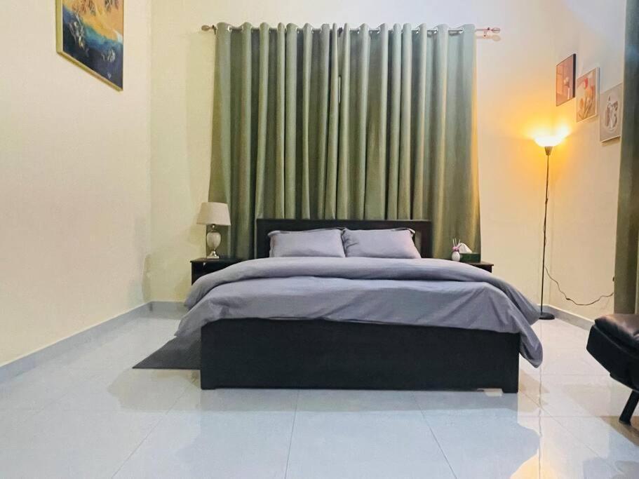 Luxury Private Studio Apartment Close To Airport Abu Dhabi Buitenkant foto