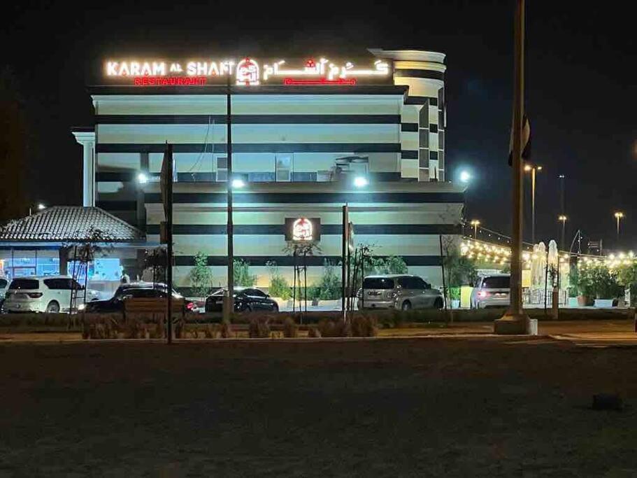 Luxury Private Studio Apartment Close To Airport Abu Dhabi Buitenkant foto